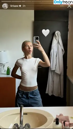Iris Law / icelandicgirl69 / lirisaw nude photo #0285