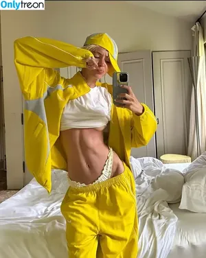 Iris Law / icelandicgirl69 / lirisaw nude photo #0288