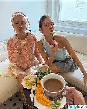 Iris Law / icelandicgirl69 / lirisaw nude photo #0290