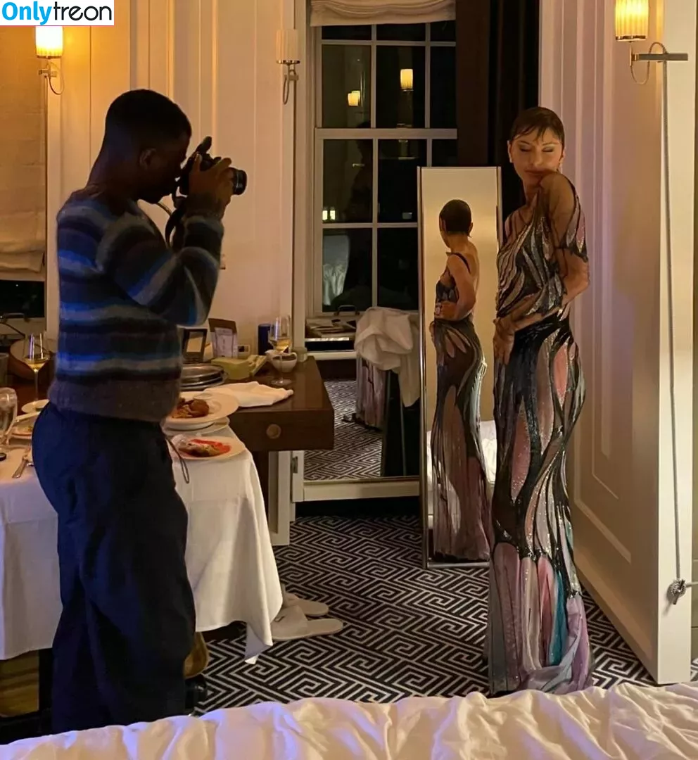 Iris Law nude photo #0042 (icelandicgirl69 / lirisaw)