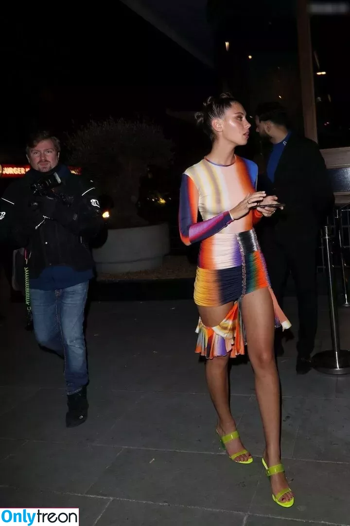 Iris Law nude photo #0078 (icelandicgirl69 / lirisaw)