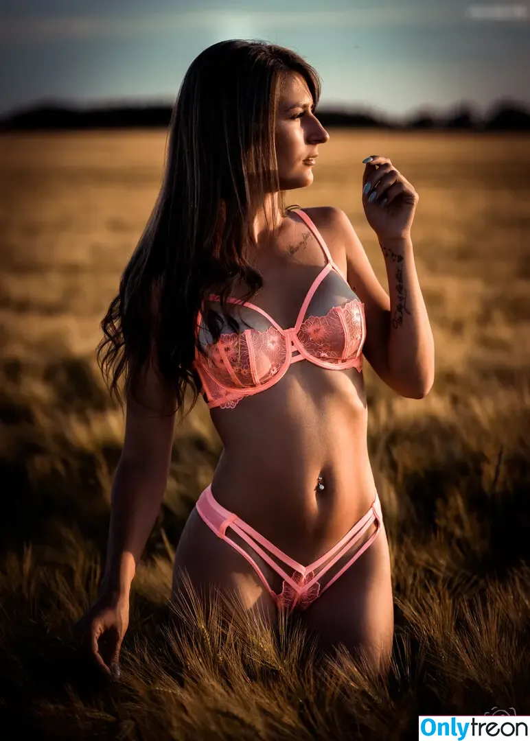 Isa._belle._ nude photo #0114 (Isa._belle._)