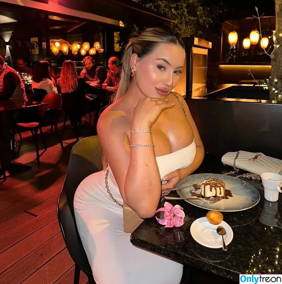 Isabel Ribeiro nude photo #0011 (belle21503 / isabellriibeiro)