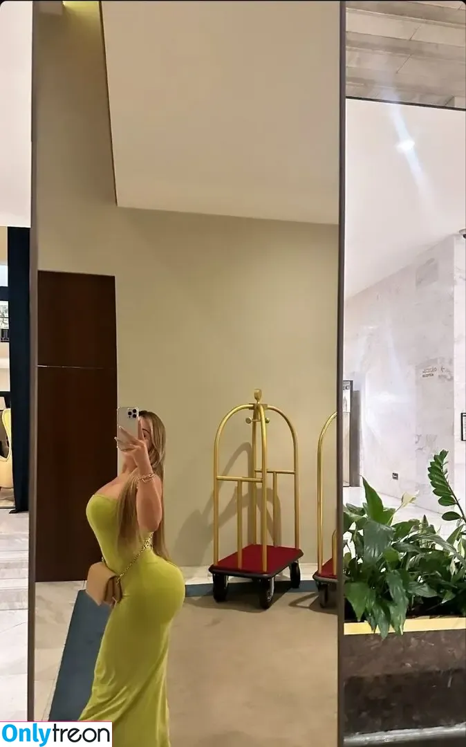 Isabel Ribeiro nude photo #0023 (belle21503 / isabellriibeiro)