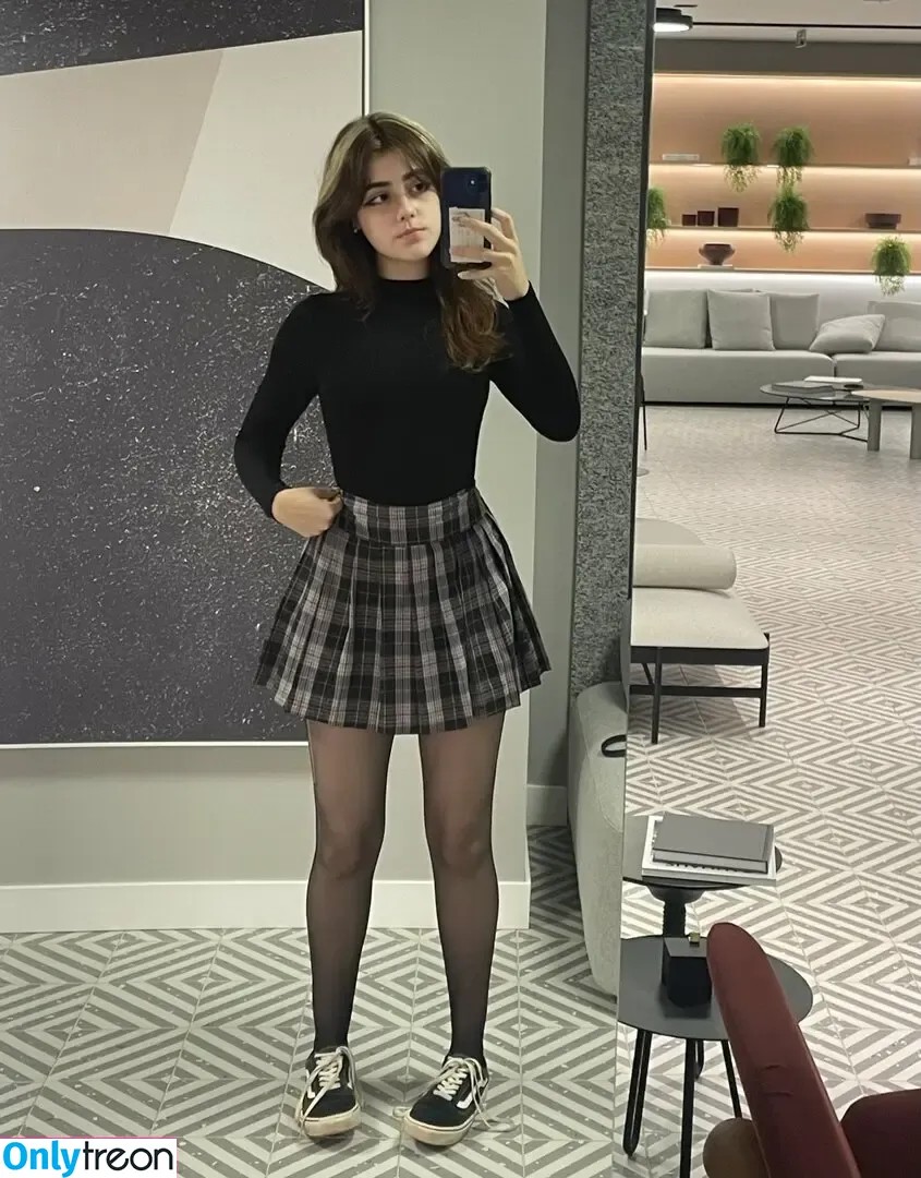 Isabella Angelina nude photo #0023 (angelinaisabellaa / isabellaangelina)