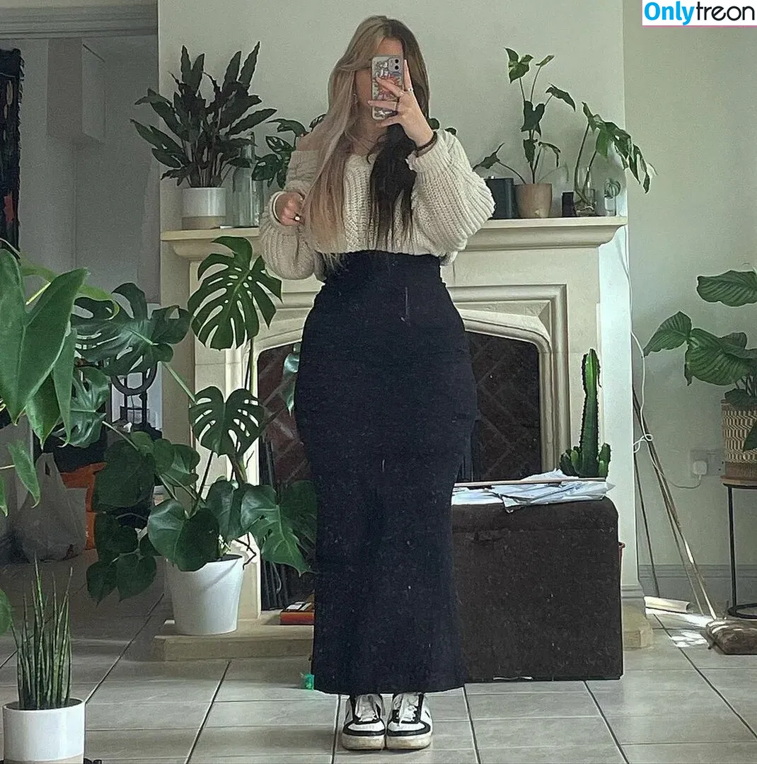 Isabella Dorta nude photo #0004 (isabelladortapoetry444)