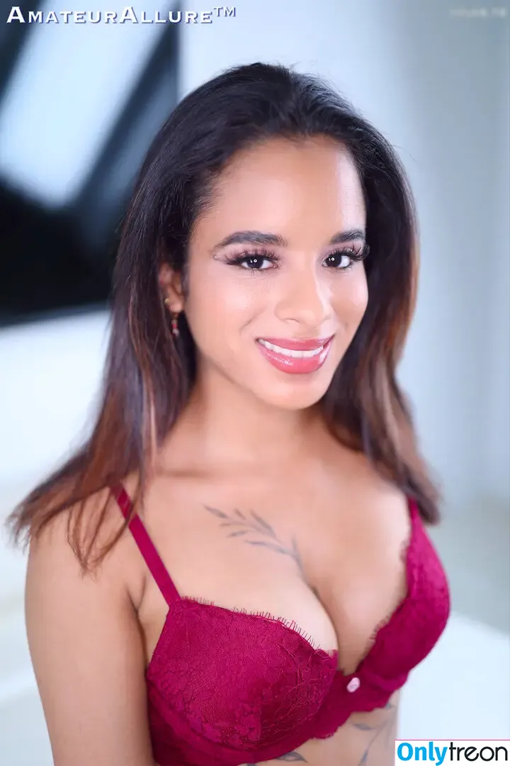 Isabella Jules nude photo #0290 (_isabellajules / isabella_julez)