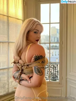 isabellabloomfree / isabellaboomfree nude photo #0011