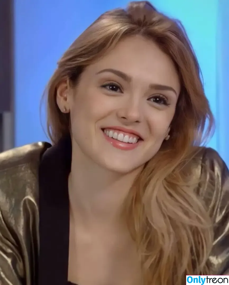 Isabelle Drummond nude photo #0001 (isabelledr / yeuxpapillon)