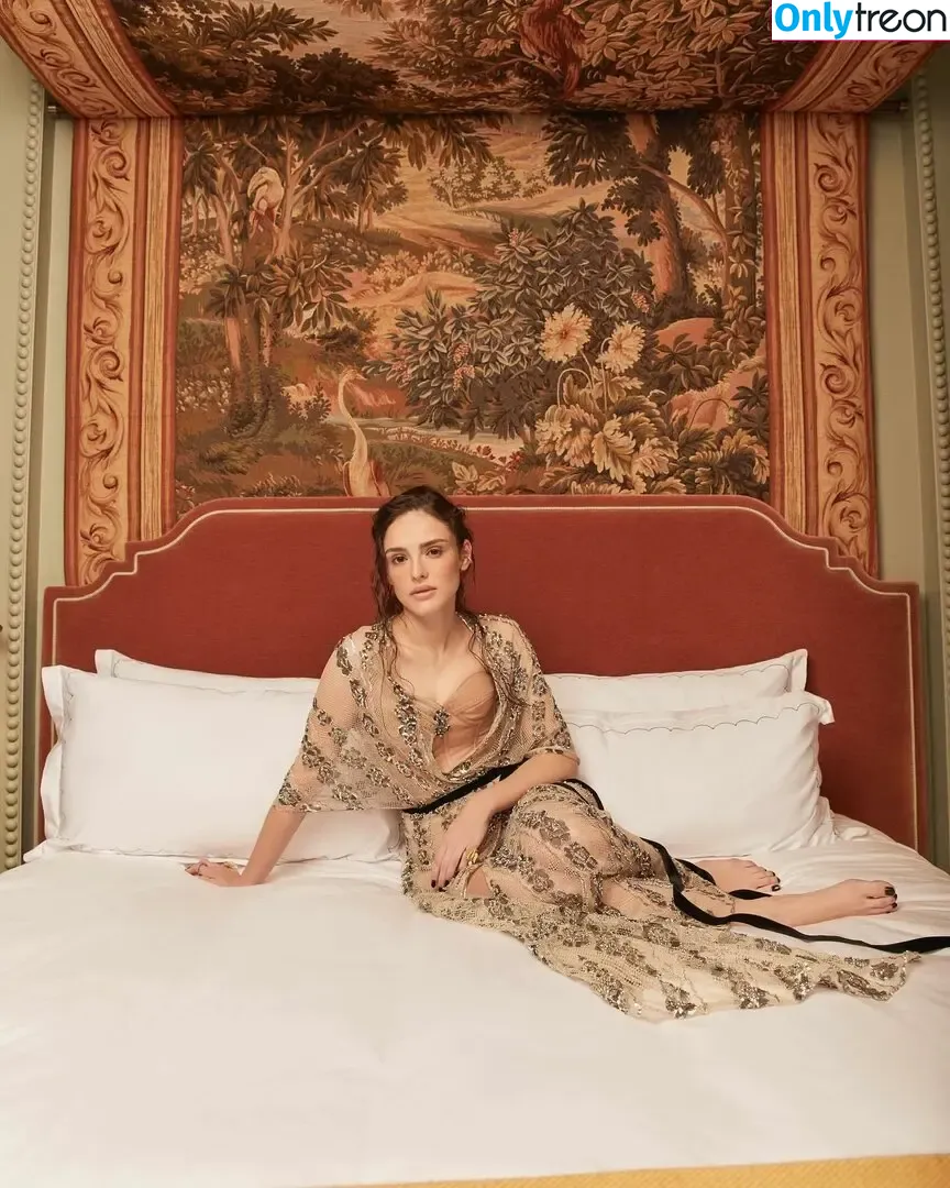 Isabelle Drummond nude photo #0020 (isabelledr / yeuxpapillon)