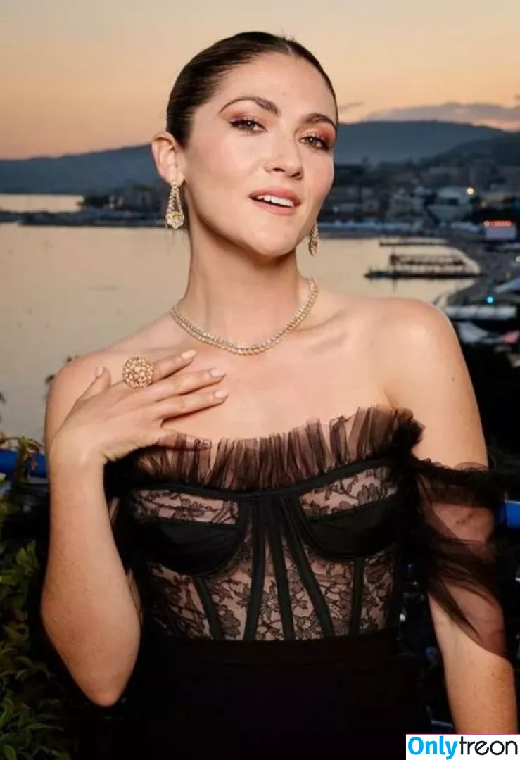Isabelle Fuhrman nude photo #0015 (isabellefuhrman)