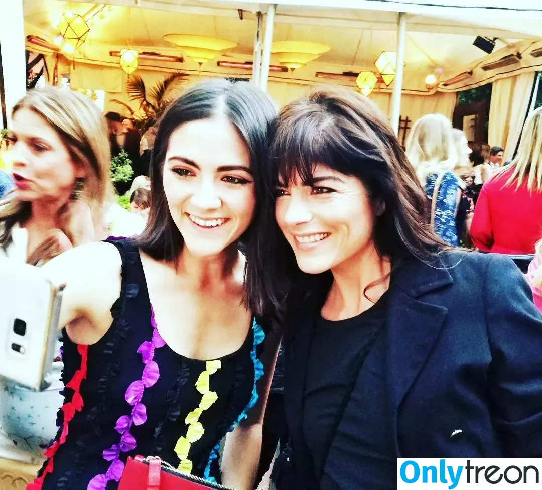 Isabelle Fuhrman nude photo #0079 (isabellefuhrman)