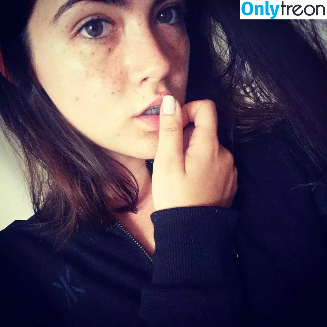 Isabelle Fuhrman nude photo #0082 (isabellefuhrman)