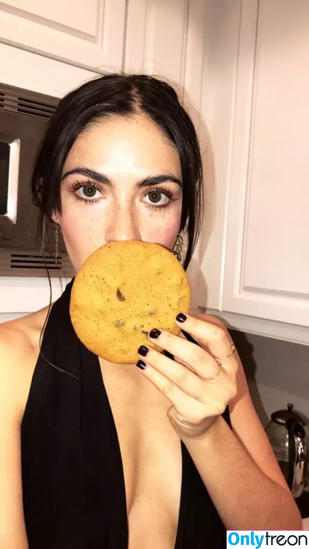 Isabelle Fuhrman nude photo #0109 (isabellefuhrman)