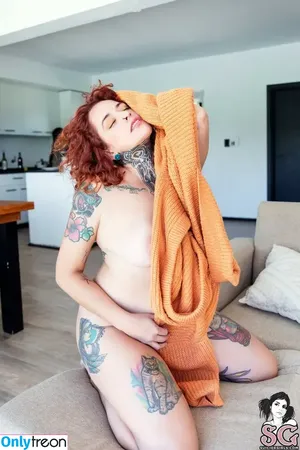 Isarizada nude photo #0101