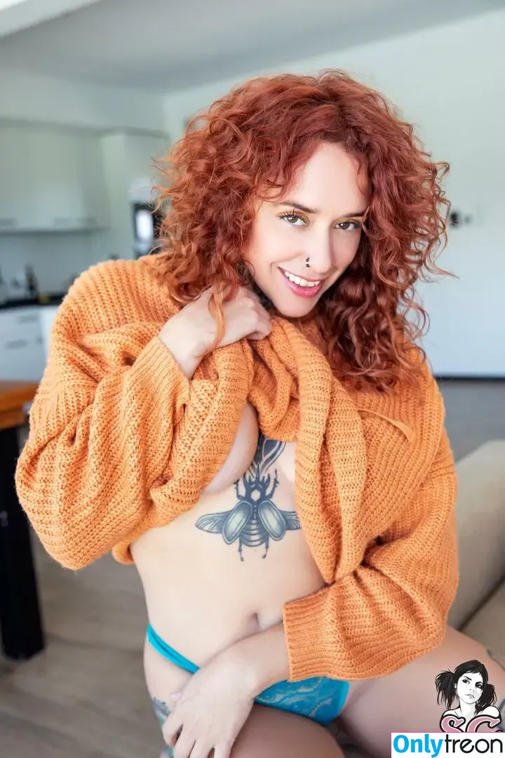 Isarizada nude photo #0095 (Isarizada)