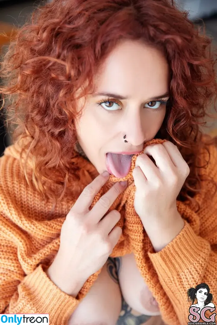 Isarizada nude photo #0098 (Isarizada)