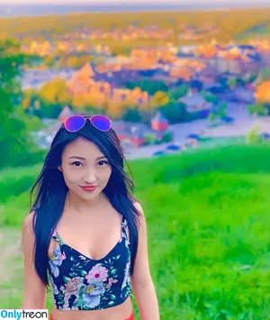 iseetan / 1260479805 / seethefunny / siitan.irl nude photo #0143