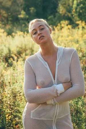 Iskra Lawrence / iskra nude photo #0050