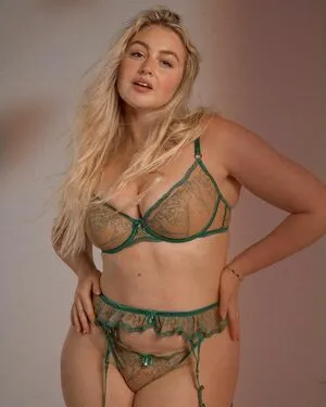 Iskra Lawrence / iskra nude photo #0094
