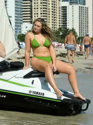 Iskra Lawrence / iskra nude photo #0180