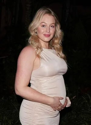Iskra Lawrence / iskra nude photo #0221