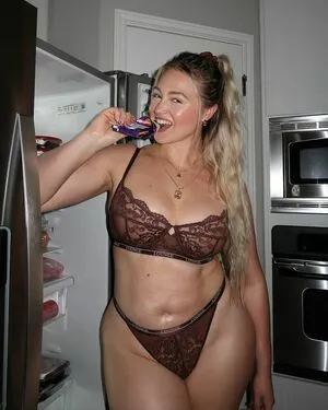 Iskra Lawrence / iskra nude photo #0385