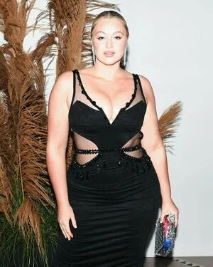 Iskra Lawrence / iskra nude photo #0425
