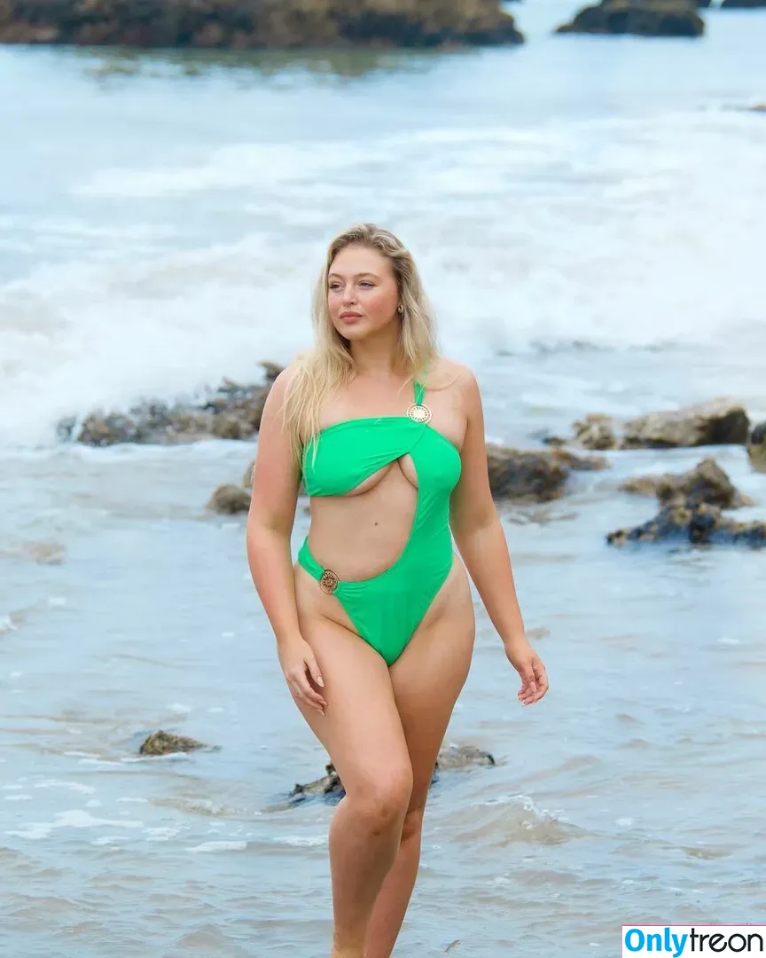 Iskra Lawrence nude photo #0062 (iskra)