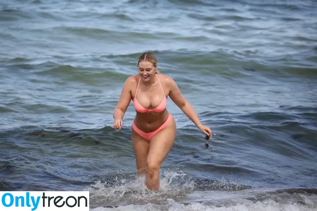 Iskra Lawrence nude photo #0117 (iskra)