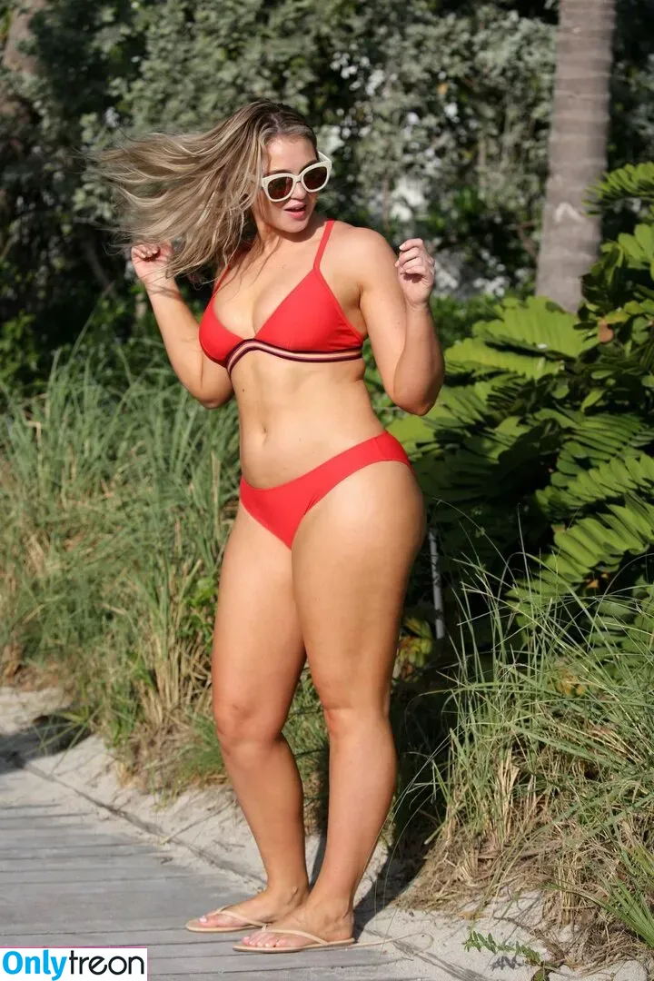 Iskra Lawrence nude photo #0230 (iskra)