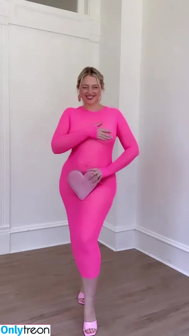 Iskra Lawrence nude photo #0317 (iskra)