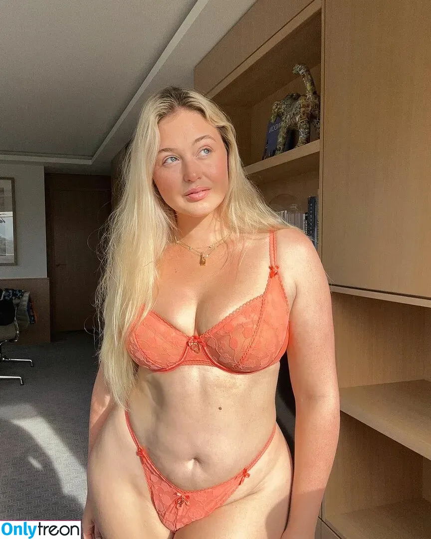 Iskra Lawrence nude photo #0322 (iskra)