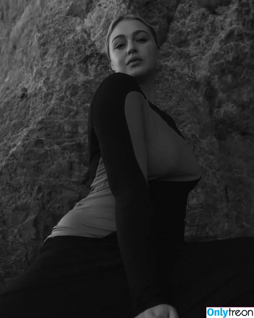 Iskra Lawrence nude photo #0349 (iskra)
