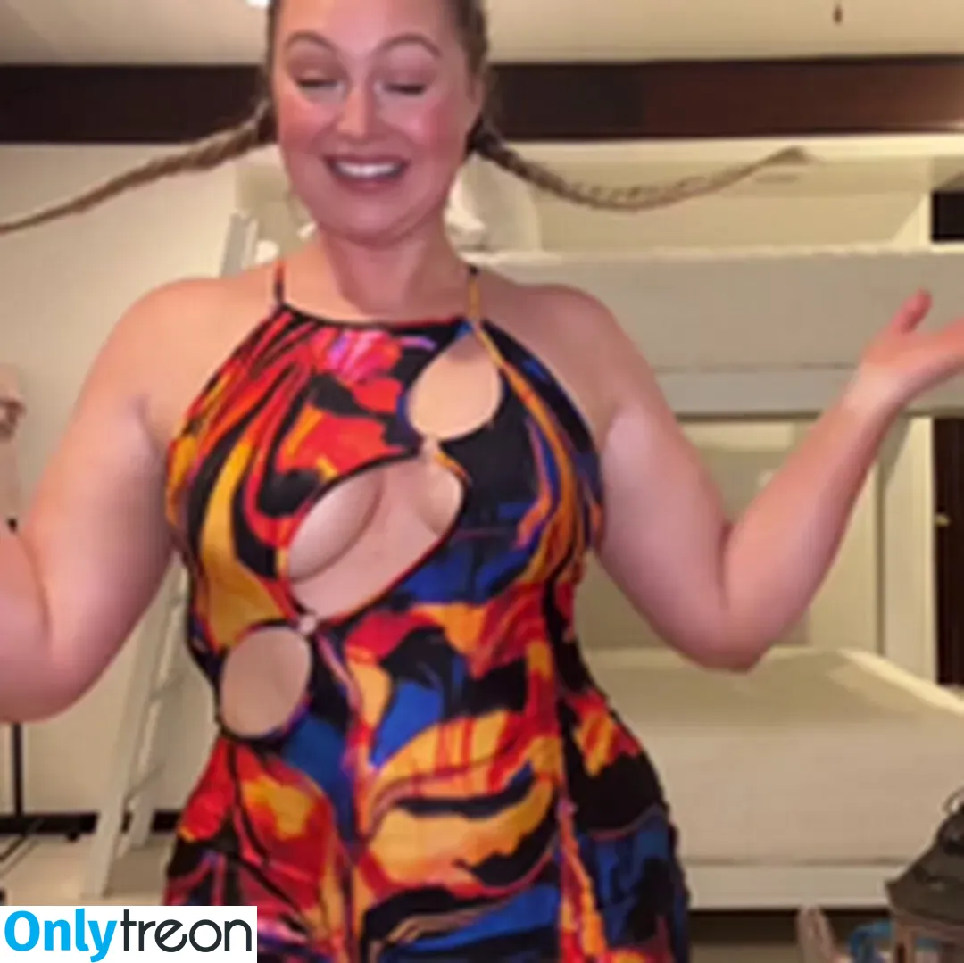 Iskra Lawrence nude photo #0395 (iskra)