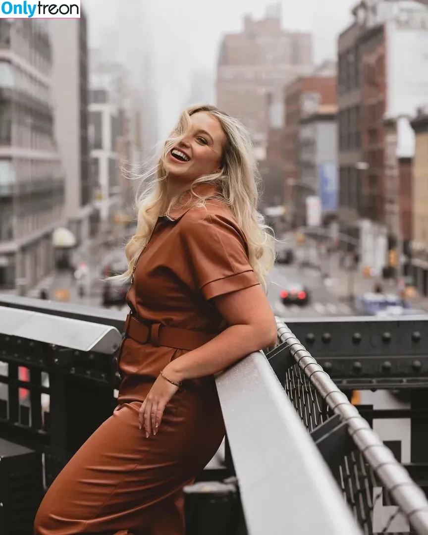 Iskra Lawrence nude photo #0432 (iskra)
