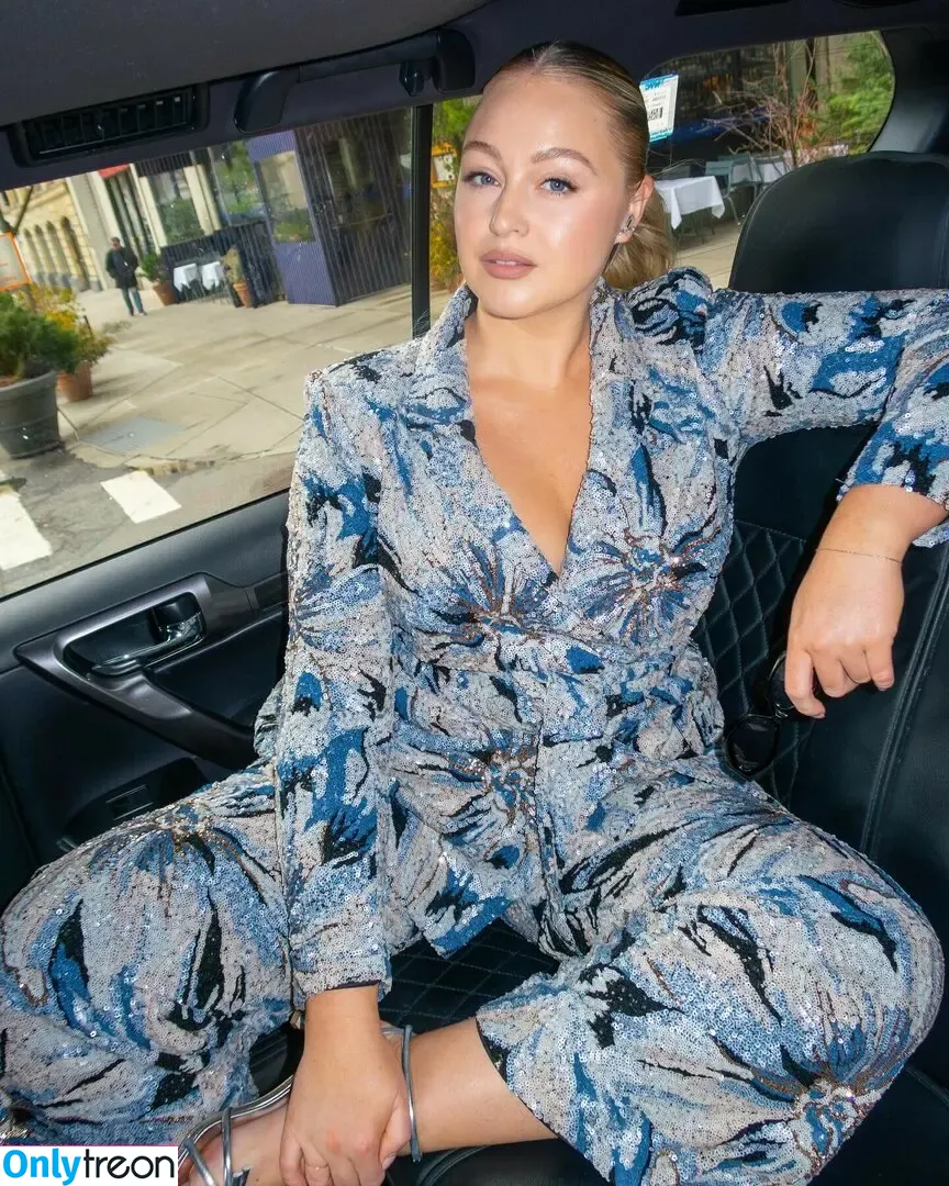 Iskra Lawrence nude photo #0461 (iskra)
