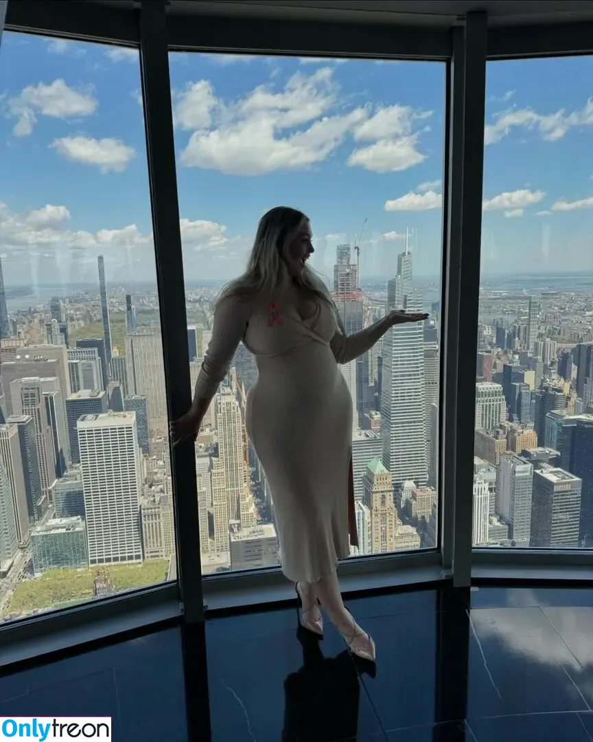 Iskra Lawrence nude photo #0471 (iskra)