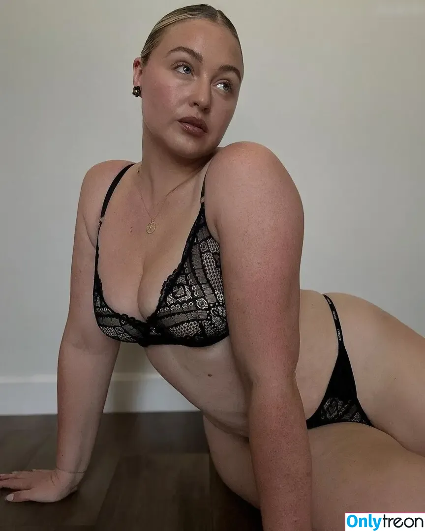 Iskra Lawrence nude photo #0523 (iskra)