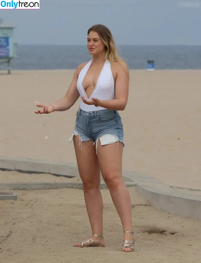 Iskra Lawrence nude photo #0828 (iskra)
