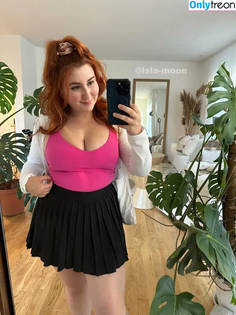 isla-moonfree nude photo #0080 (the.isla.moon)