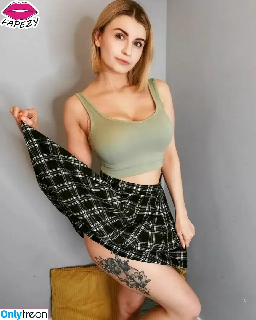 Isla White nude photo #0038 (Realmissislax / realmissisla)