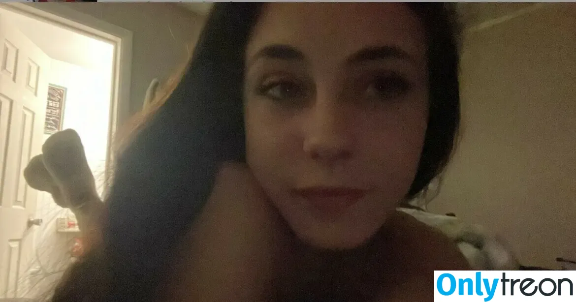 IslaWhitlock nude photo #0004 (IslaWhitlock)