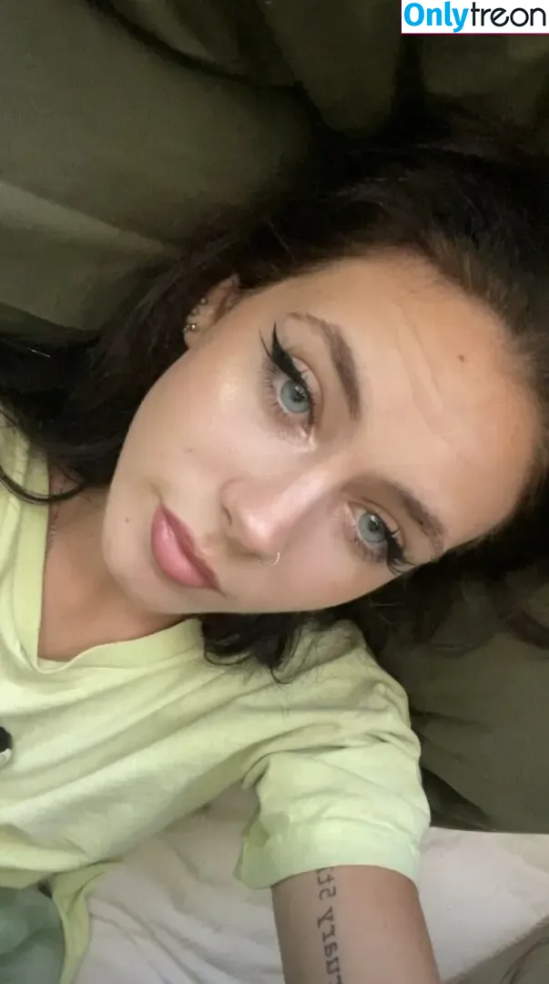 IslaWhitlock nude photo #0008 (IslaWhitlock)
