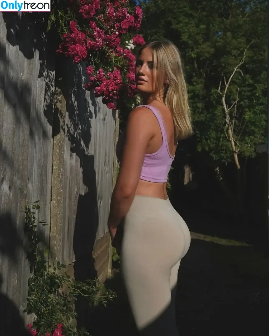 Issy Anderson nude photo #0043 (Shrewton / micd_up_issy)