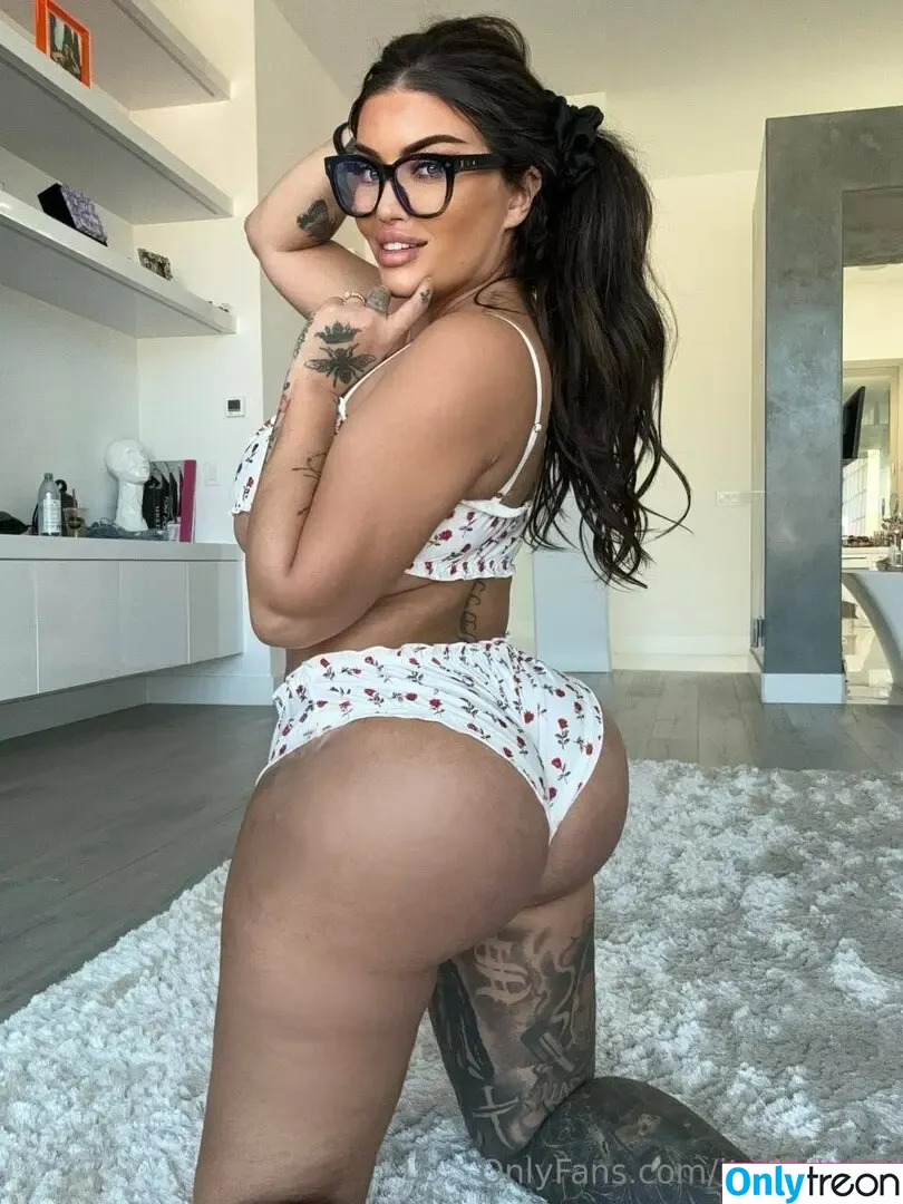 italia_kash nude photo #0037 (toochi_kash)