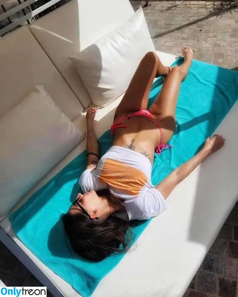 Italian babes megathread nude photo #0013 (niccoolee_xo)