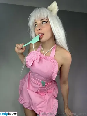 its_pyro_kitten / its.pyro.kitten nude photo #0095