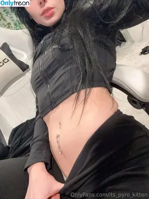 its_pyro_kitten / its.pyro.kitten nude photo #0125