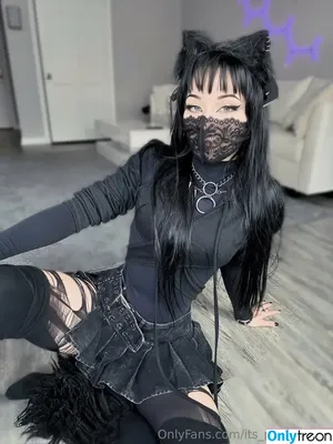 its_pyro_kitten / its.pyro.kitten nude photo #0175